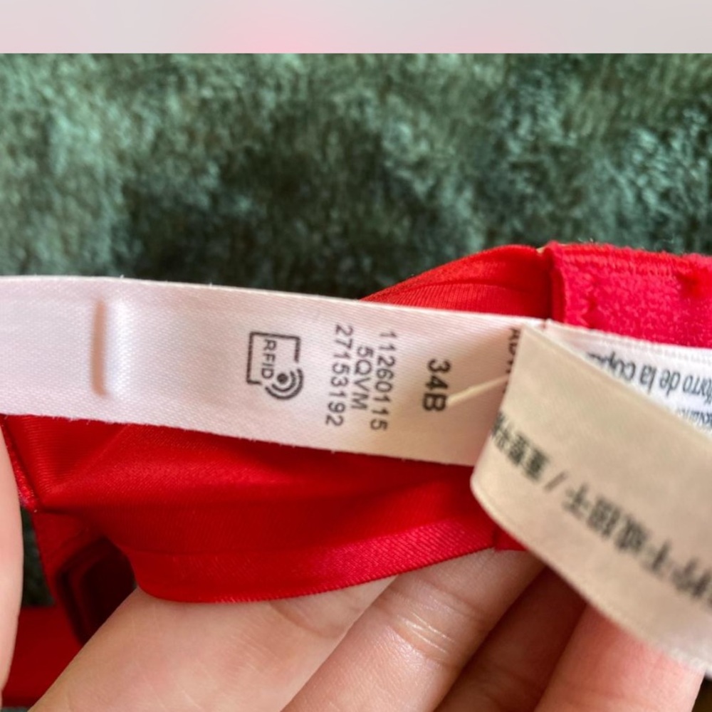 Victoria's Secret Bold Red Bra - Picture 4 of 5
